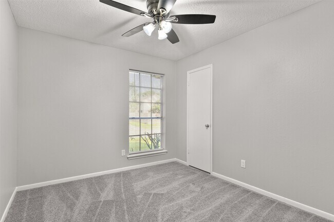 Building Photo - 16010 Cedar Gully Dr
