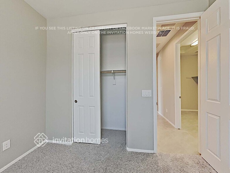 Building Photo - 1071 S 175th Dr