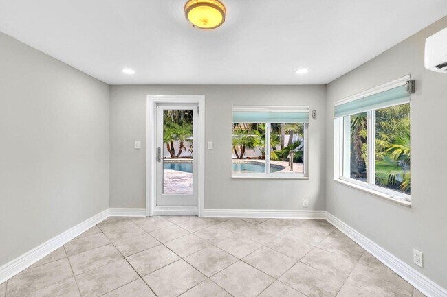 Building Photo - 3450 NE 19th Ave