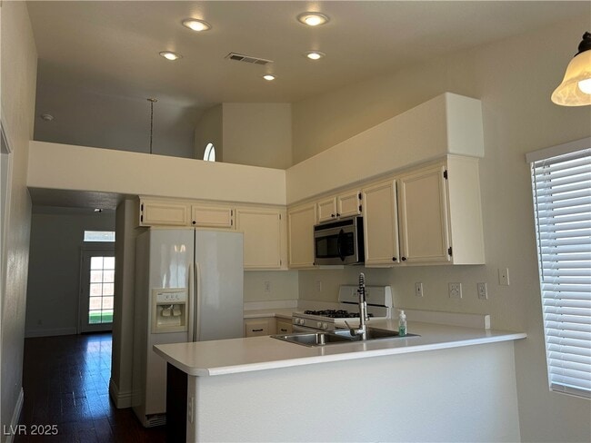 Building Photo - 9836 Double Rock Dr