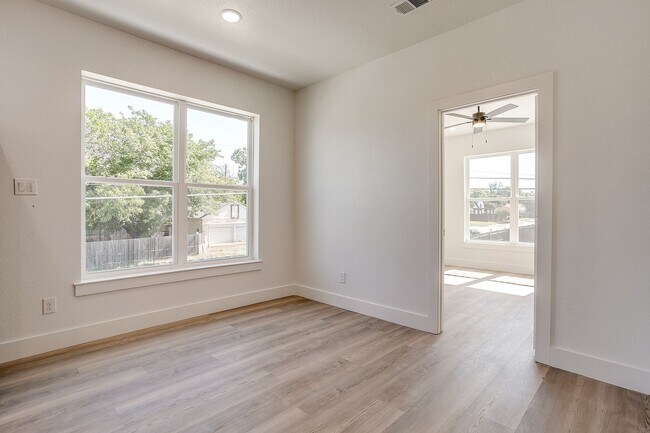 Building Photo - 2801 Forest Park Blvd