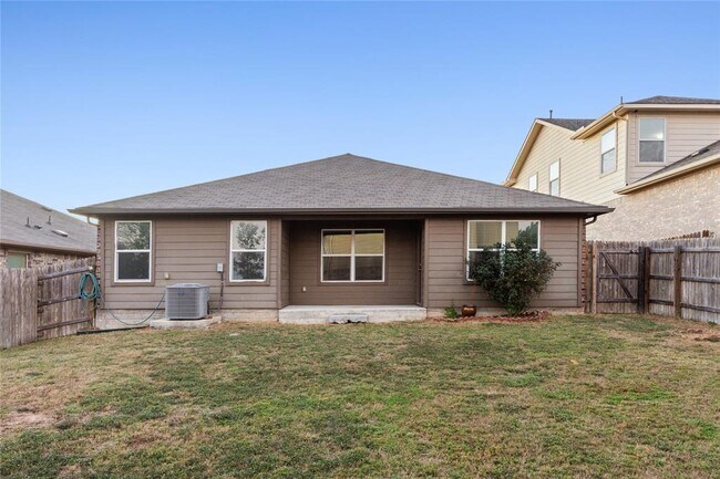 Building Photo - 10625 Menominee Falls Ln