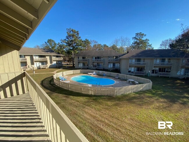 Building Photo - 2055 Sea Cliff Dr N