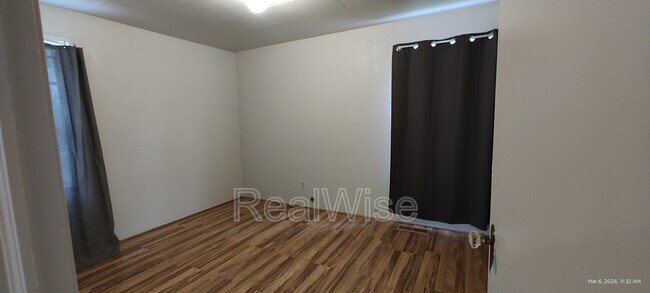 Building Photo - 355 W Selmar Ct
