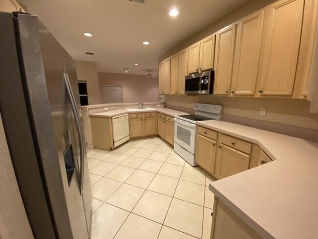 Building Photo - 15385 Whispering Willow Dr