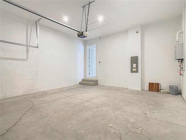 Building Photo - 2408 Celebration Blvd