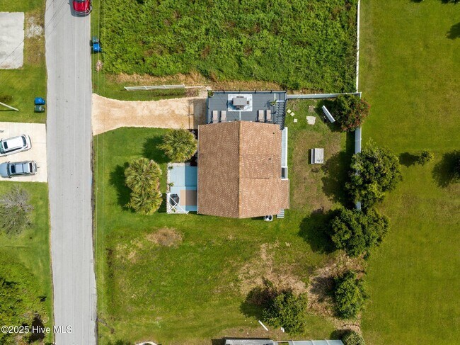 Building Photo - 125 Pelican Dr