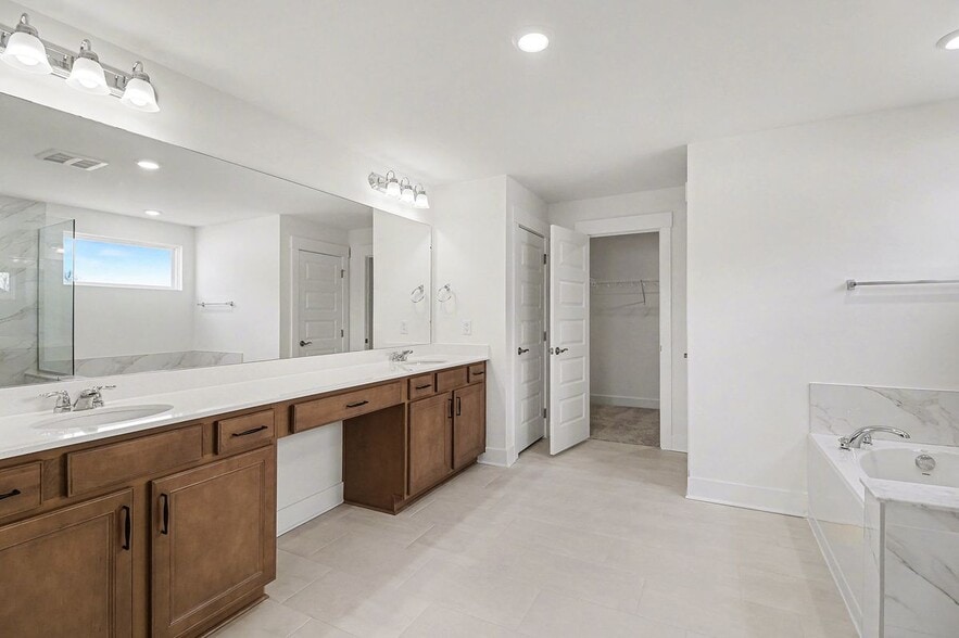 Building Photo - 3631 Downing Rd