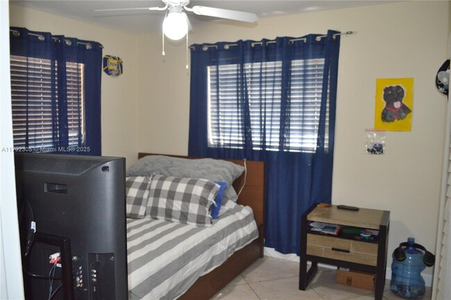 Building Photo - 10933 SW 146th Ct