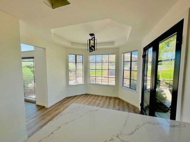 Building Photo - 3 bed single story home for rent  in  Shadowridge Community on the Greens