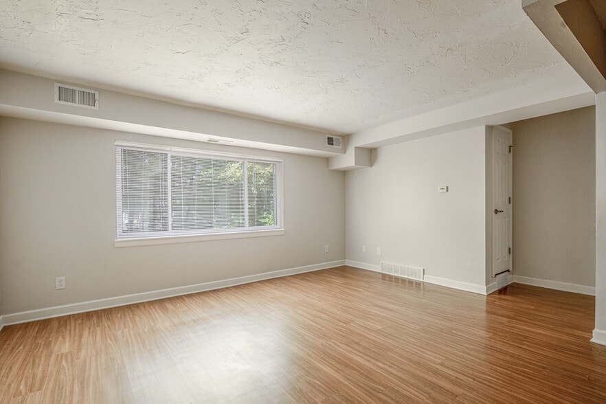 The Brick's Living Area - Villages at Franklin Crossing