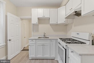 Building Photo - 1611 Dounton St