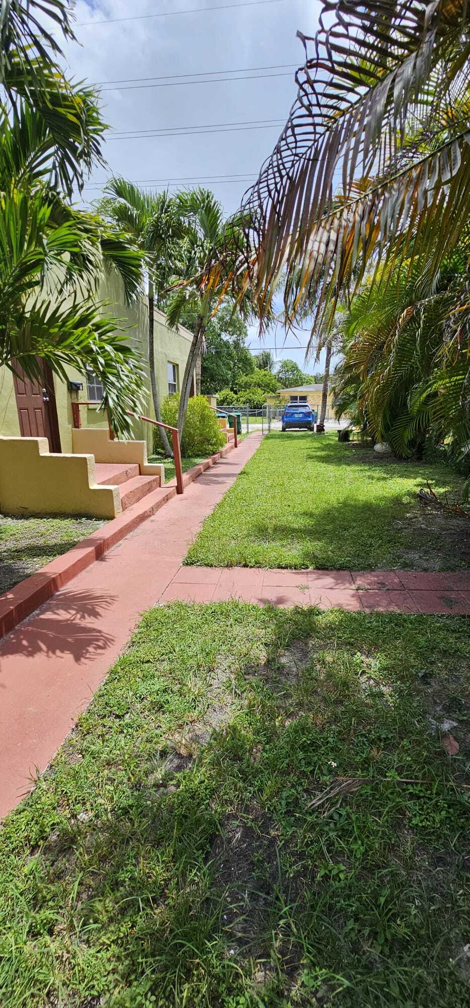 Building Photo - 9614 NW 5th Ave