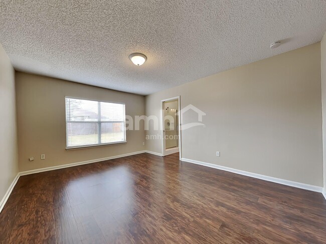 Building Photo - 530 Fallen Timbers Dr