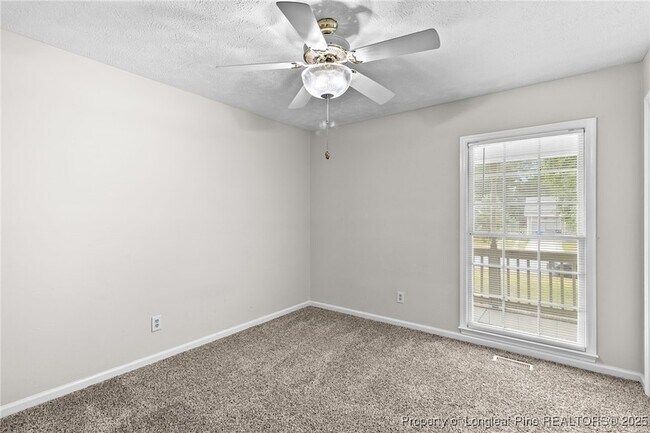 Building Photo - 6924 Woodmark Dr