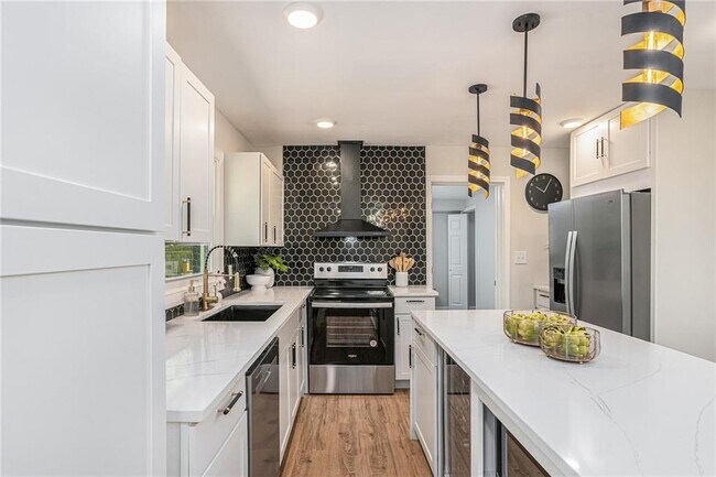 Building Photo - 2794 Mitchell Dr