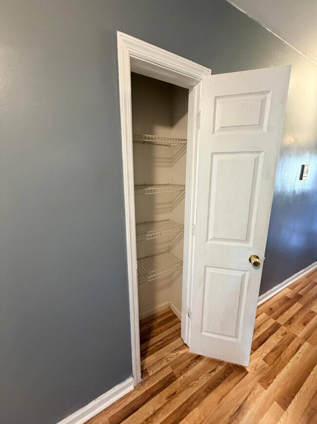 Building Photo - 392 Montauk Ave.