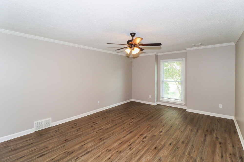 Building Photo - 8144 Creekside Cir N