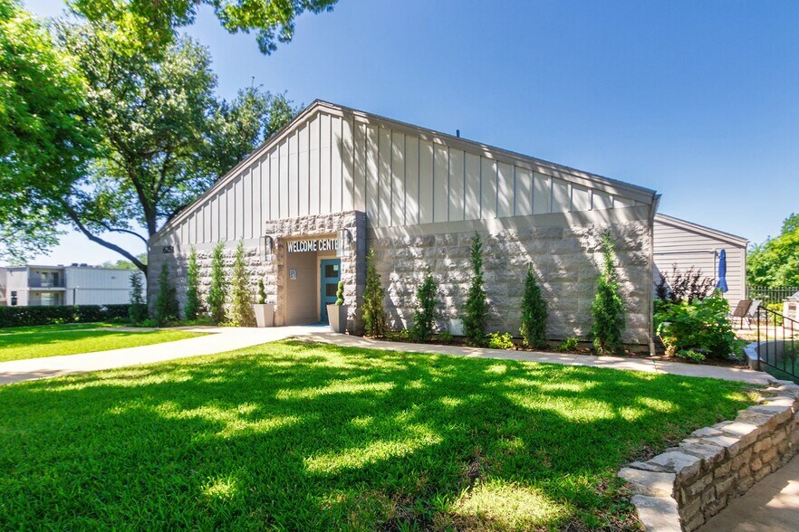 Building Photo - 6251 Melody Ln