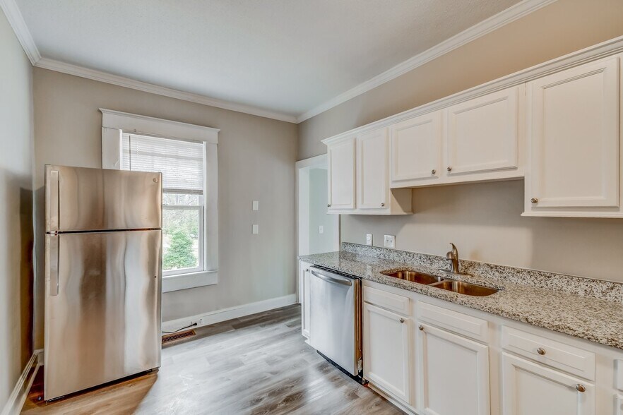 Building Photo - 7206 4th Ave S