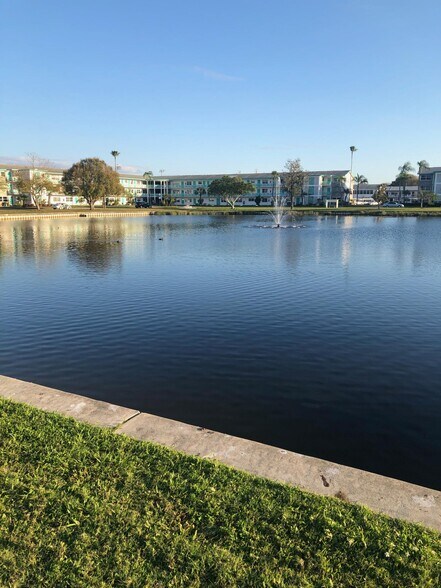 55 & OVER COMMUNITY - 5850 18th St N