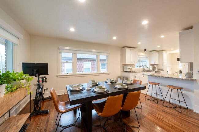 Building Photo - 1139 E Sherman Ave