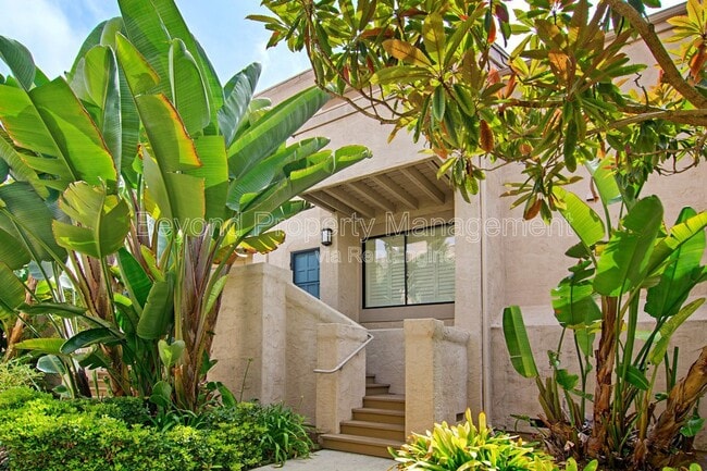 Building Photo - 8326 Via Sonoma