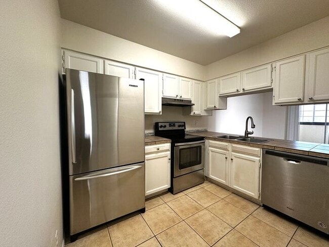 Building Photo - $500 Move In Special!2-bedroom, 1-bath apartment in Mesa, AZ