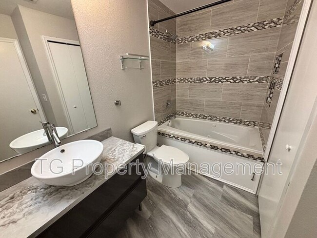 Building Photo - 942 Wynfield Cir