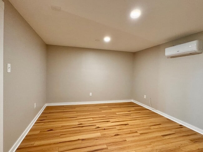 Building Photo - 3901 Thomas Dairy Ln