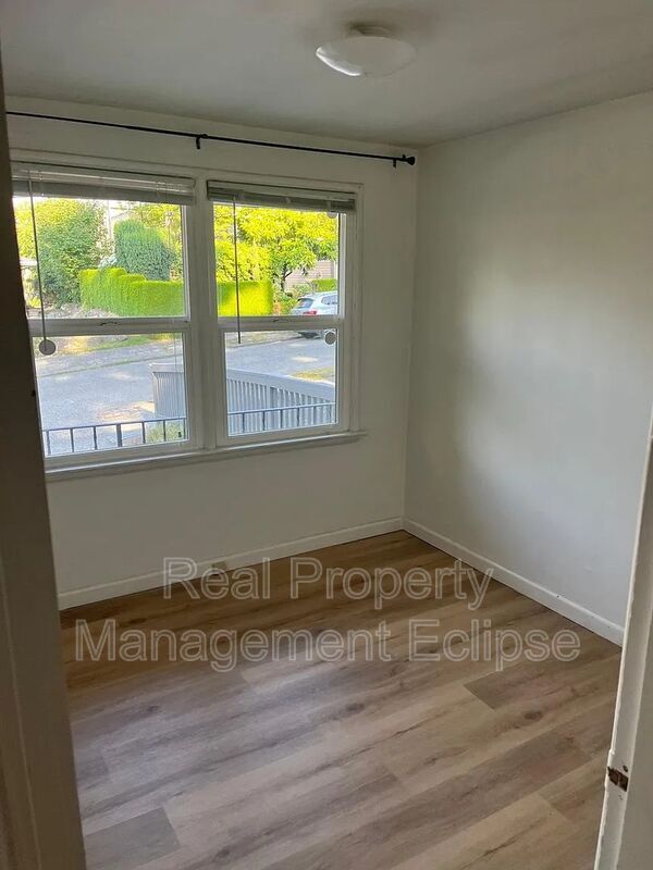 Building Photo - 4421 29th Ave W