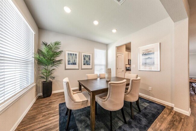 Building Photo - 412 San Gabriel River Rd