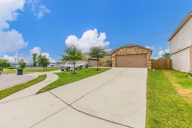 Building Photo - 136 Allington Cir