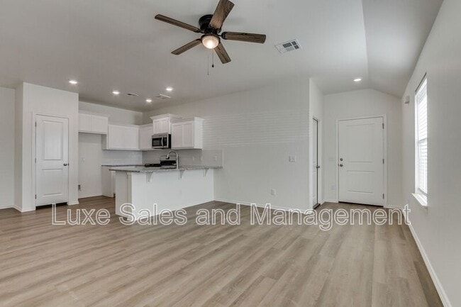 Building Photo - 11611 Mackenzie Wy