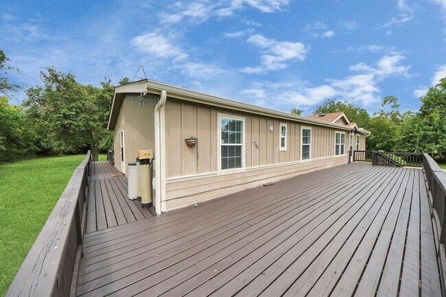 Building Photo - 4000 Mustang Rd