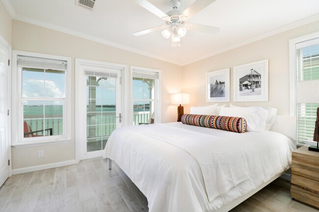 Building Photo - 28517 Channel View Dr