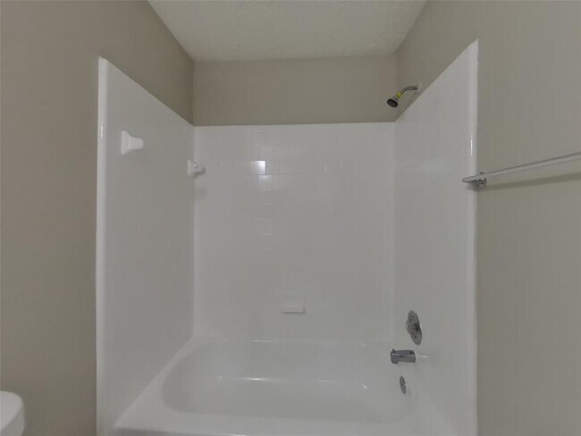 Building Photo - 8711 Croteau Dr