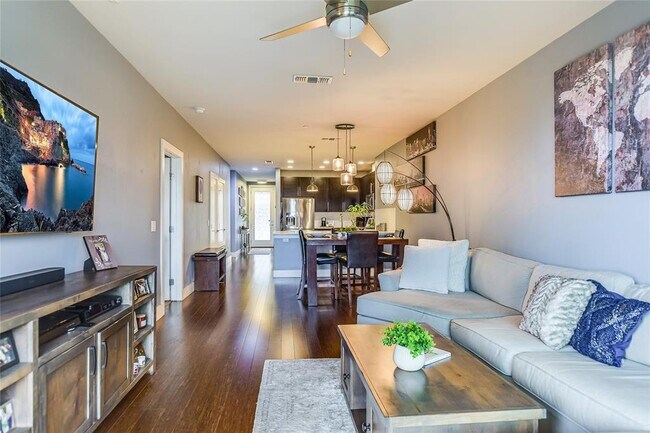 Building Photo - 2805 Dulce Ln