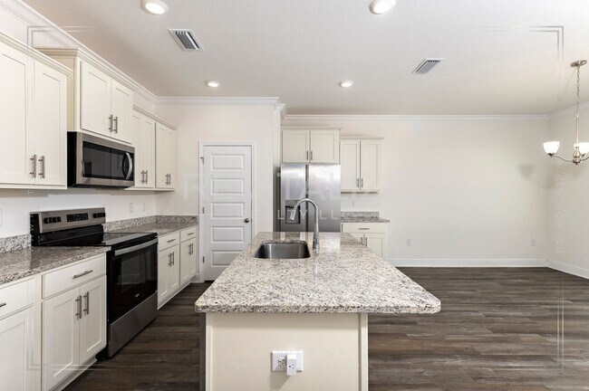 Building Photo - Move-in Ready 4 Bed 2 Bath Daphne Home in Jubilee Farms