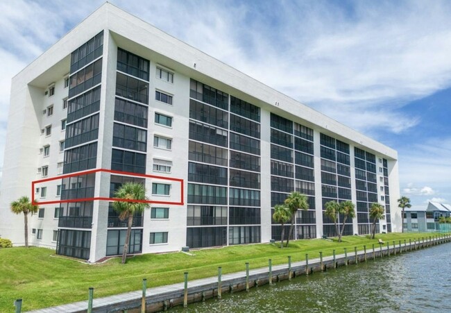 Building Photo - 200 S Sykes Creek Pkwy