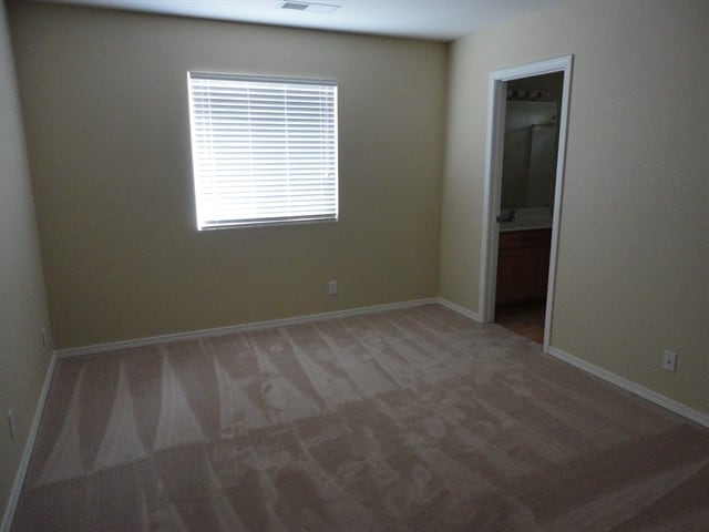 Building Photo - 624 Valley Meadows Dr