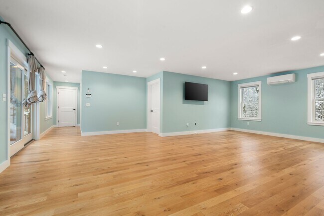 Building Photo - Keystone