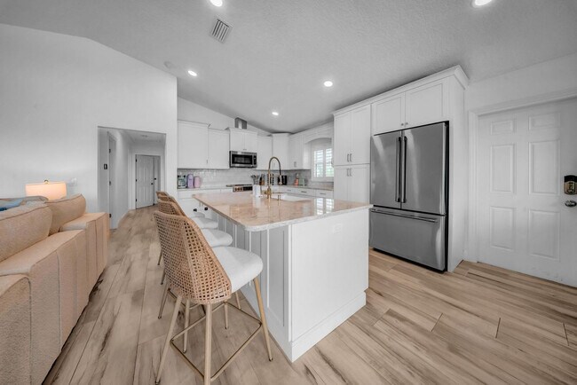 Building Photo - 555 S Gulf Dr