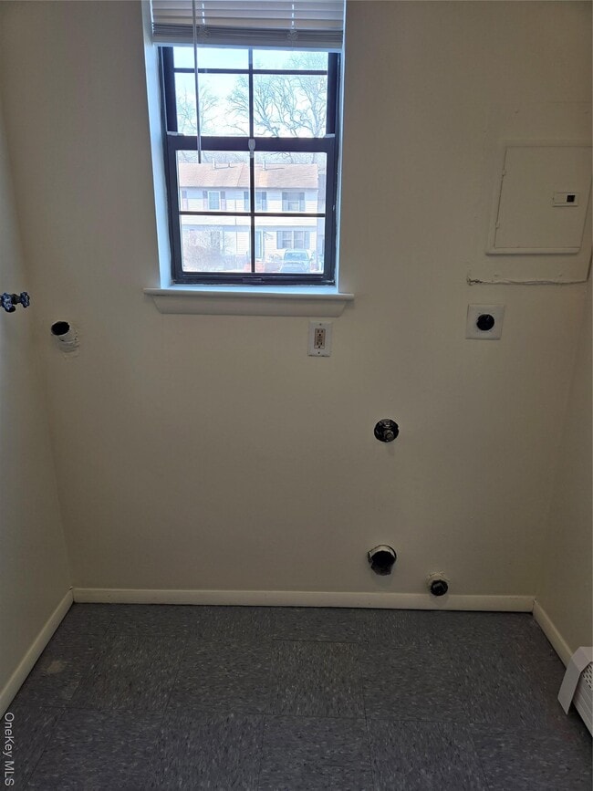 Building Photo - 538 Saracino Dr