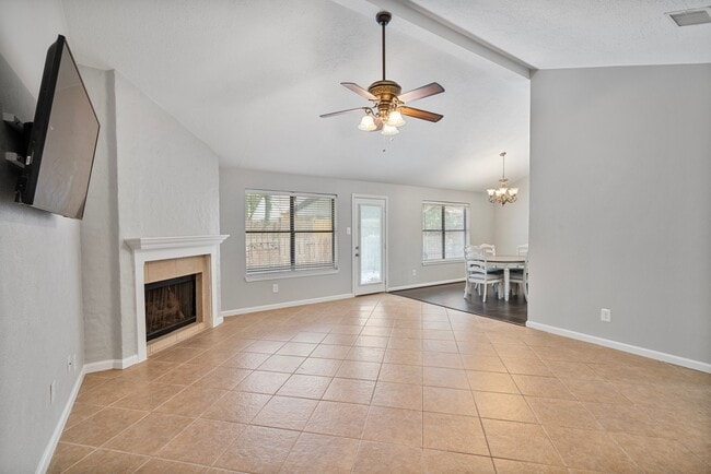 Building Photo - 3318 Golden Willow Dr