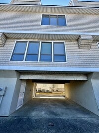 Building Photo - LYNNHAVEN SHORES - Starfish Condo