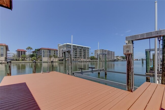 Building Photo - 112 Leeward Island