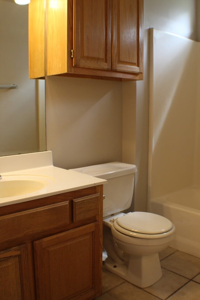 Building Photo - Adorable 3 bedroom 2.5 bathroom in Jenks!