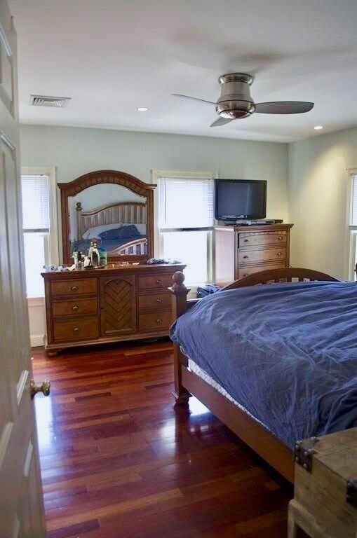 Building Photo - 11 Parker St