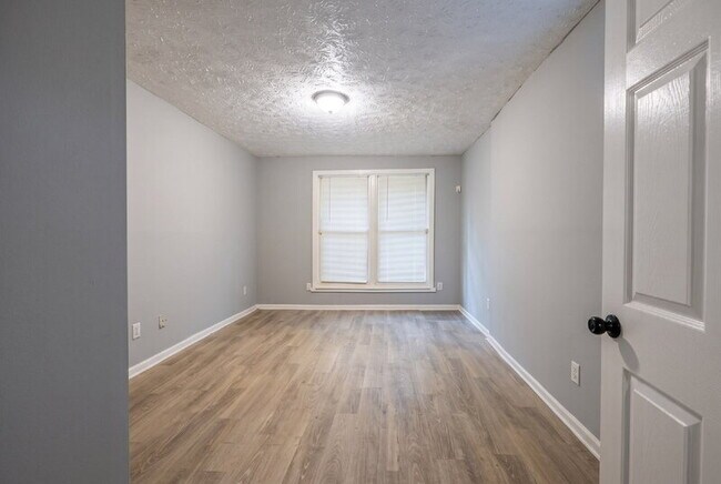 Building Photo - 119 Ticknor Dr